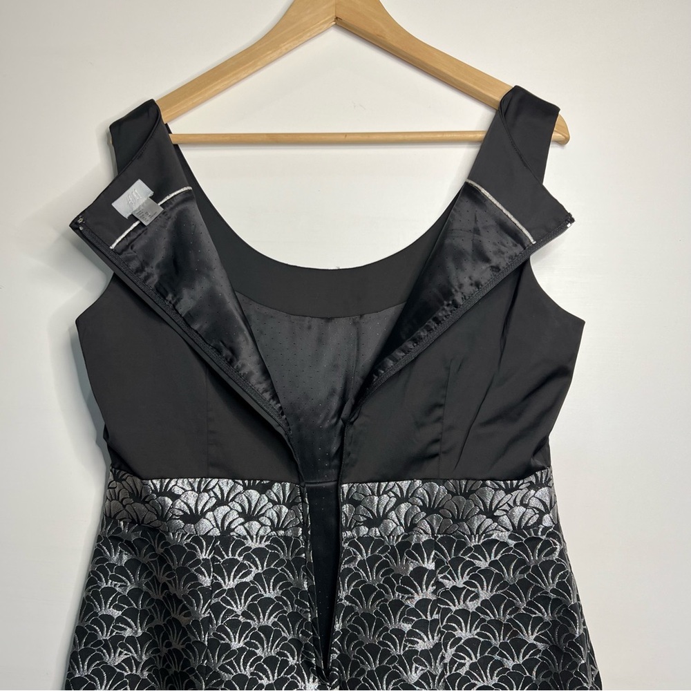 H&M Black Dress with Silver Pattern - Picture 15 of 16